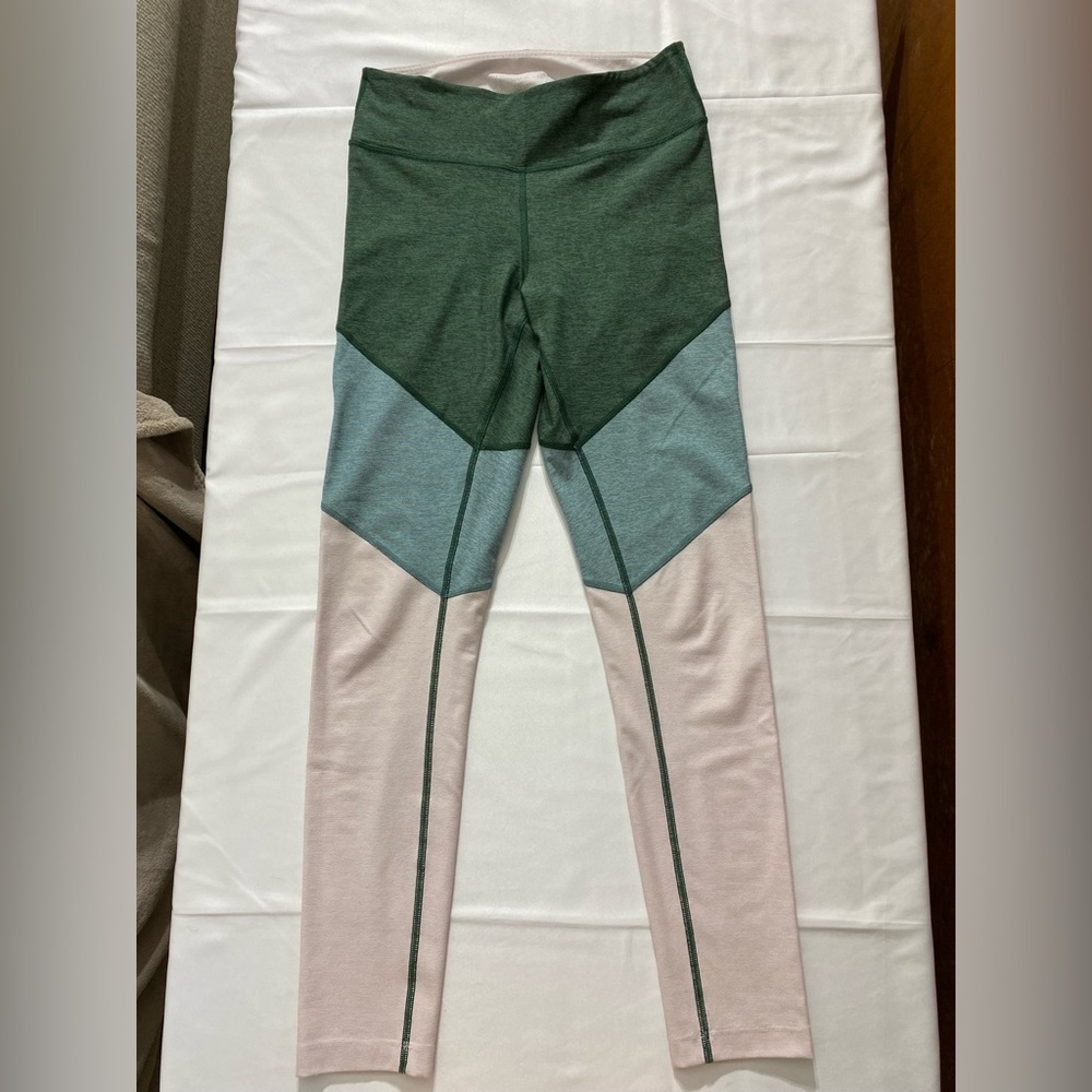 Outdoor Voices 7:8 Springs color block leggings